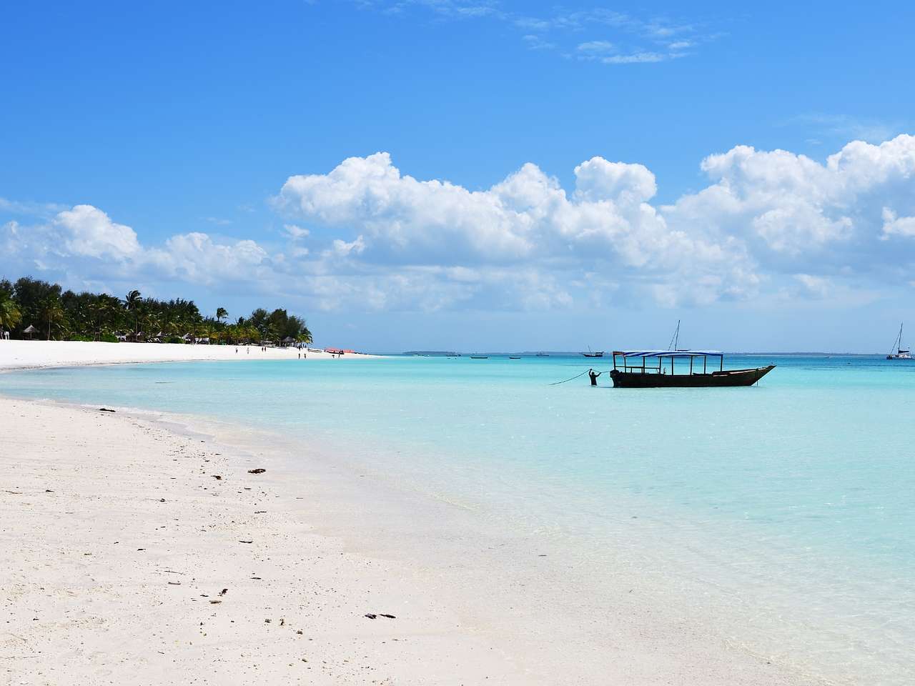 kokopelli-bungalows-zanzibar-beaches-1 kokopelli-bungalows-zanzibar-beaches-1